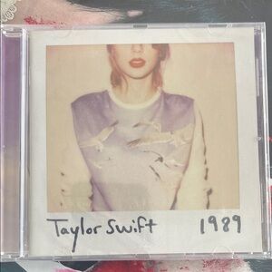 Taylor Swift 1989 CD - Purple and White Cover